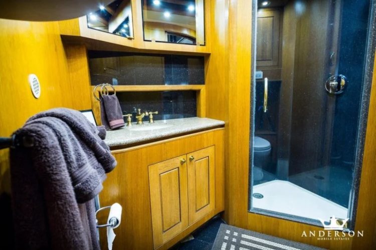 masivna-dvospratnica-vila-smita-vredna-25-miliona-dolara-bolja-je-i-od-megajahte-milijardera