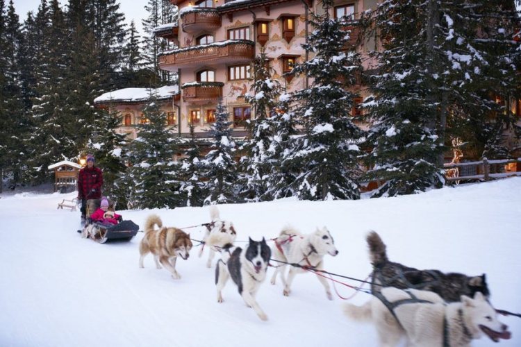 ski-season-hotel-les-airelles-u-kursevelu-je-olicenje-luksuza