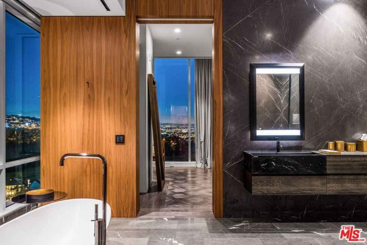 the-weeknd-prodaje-otmeni-penthouse-u-los-andelesu-za-225-miliona-dolara