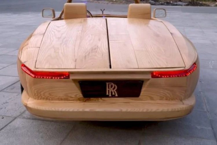 Tata godine – vijetnamski majstor napravio je svom sinu Rolls Royce od drveta
