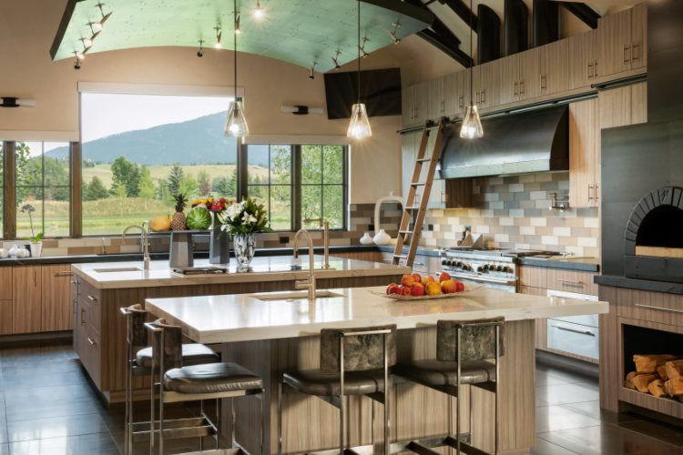 ovo-imanje-u-montani-od-40-miliona-dolara-ima-sopstveni-ribnjak-i-vinski-podrum-od-4000-boca