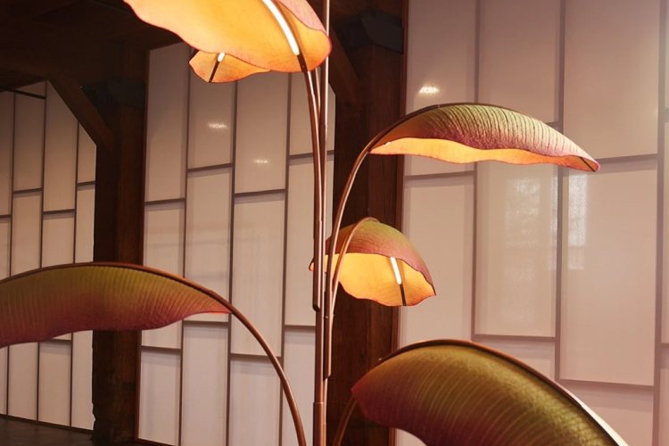 Luster inspirisan prirodom kombinuje botaniku i luksuz u jednom dizajnu