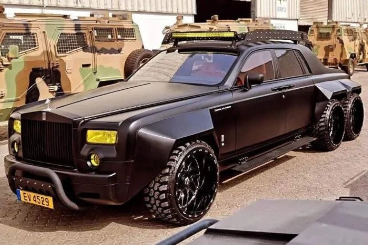 Rolls-Royce Phantom 6x6