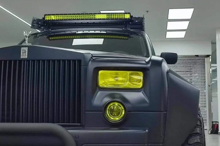 Rolls-Royce Phantom 6x6