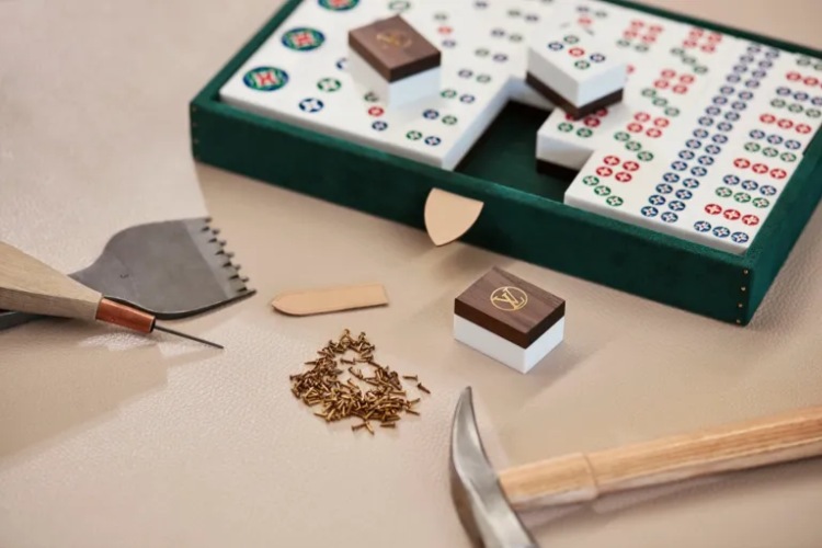 louis-vuitton-mahjong-set-8