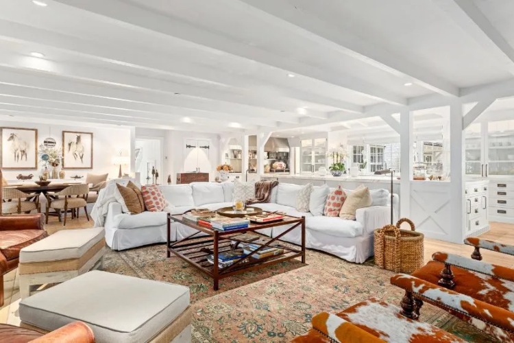 Dnevni boravak u vikendici