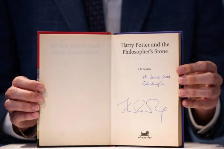 Otvorena knjiga Hari Poter prvo izdanje sa potpisom