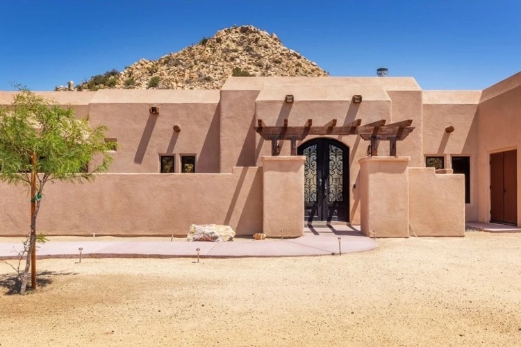 Kuća Amber Herd u pustinji kalifornije