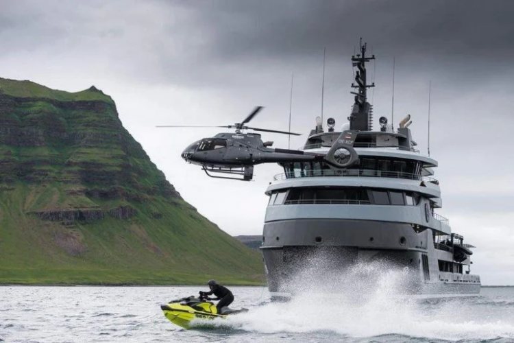 superjahta-ruskog-oligarha-strzalkovskog-zaglavljena-u-norveskoj