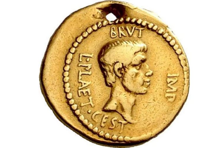 drevni-zlatnik-koji-je-obelezio-atentat-na-julija-cezara-naci-ce-na-aukciji