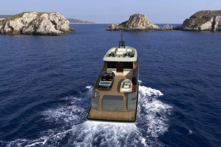 Luksuzni SUV za otvoreno more