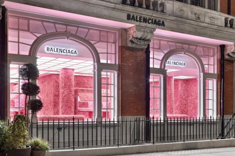 Otvoren novi „krzneni“ butik Balenciaga u Londonu