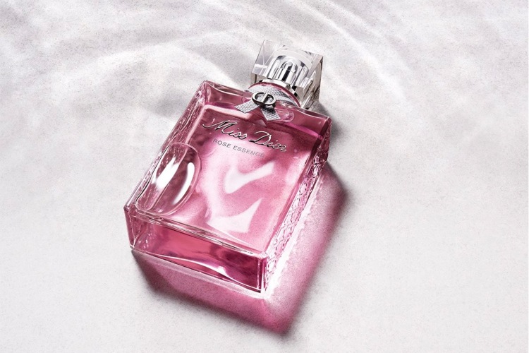 dior-ima-novi-miss-dior-rose-essence-za-ljubitelje-ruza