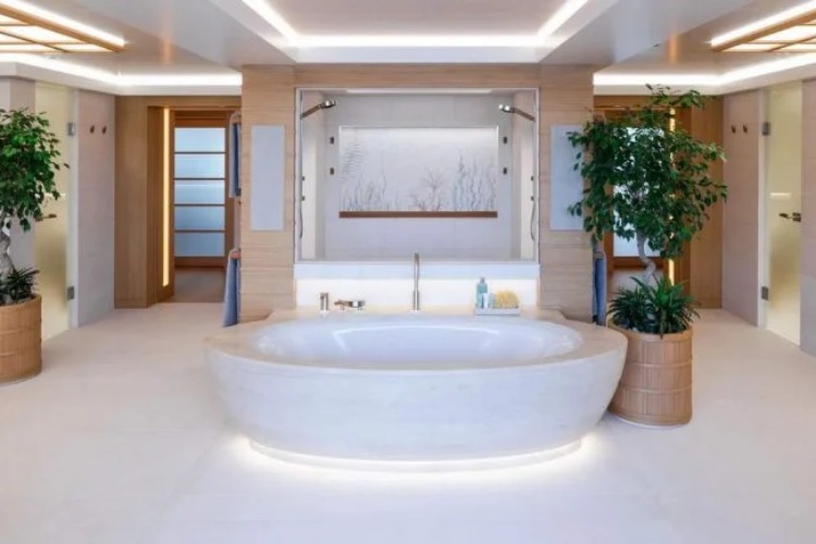 leteca-lisica-megajahta-ruskog-oligarha-plovi-prema-turskoj-nakon-neuspele-zaplene