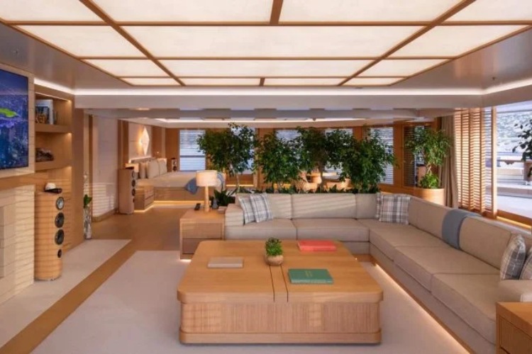 leteca-lisica-megajahta-ruskog-oligarha-plovi-prema-turskoj-nakon-neuspele-zaplene