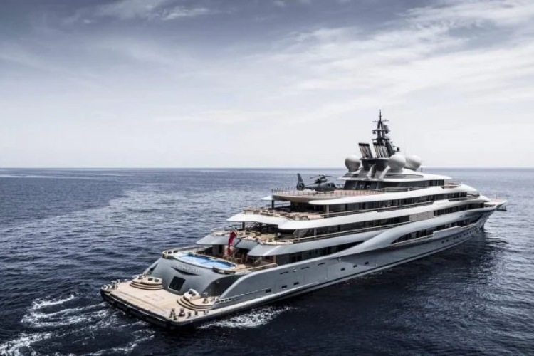 leteca-lisica-megajahta-ruskog-oligarha-plovi-prema-turskoj-nakon-neuspele-zaplene