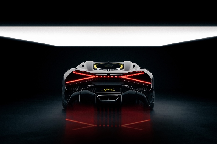 bugatti-mistral-12