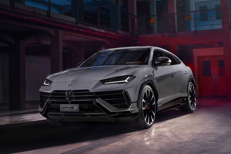 lamborghin-urus-s-2023-10