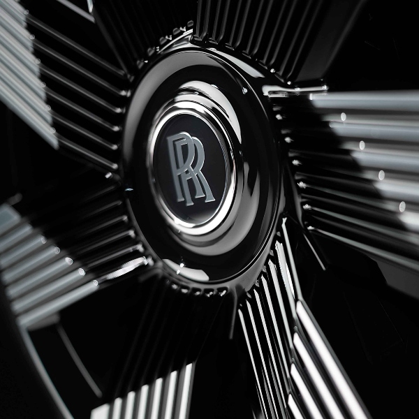 Rolls-Royce Spectre - prvi potpuno električni model britanske kompanije
