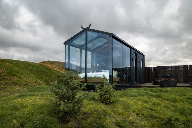 panorama-glass-lodge-2