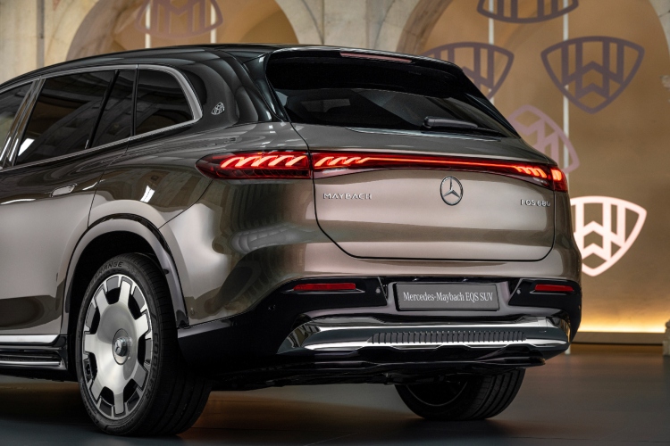 mercedes-maybach-eqs-suv-22