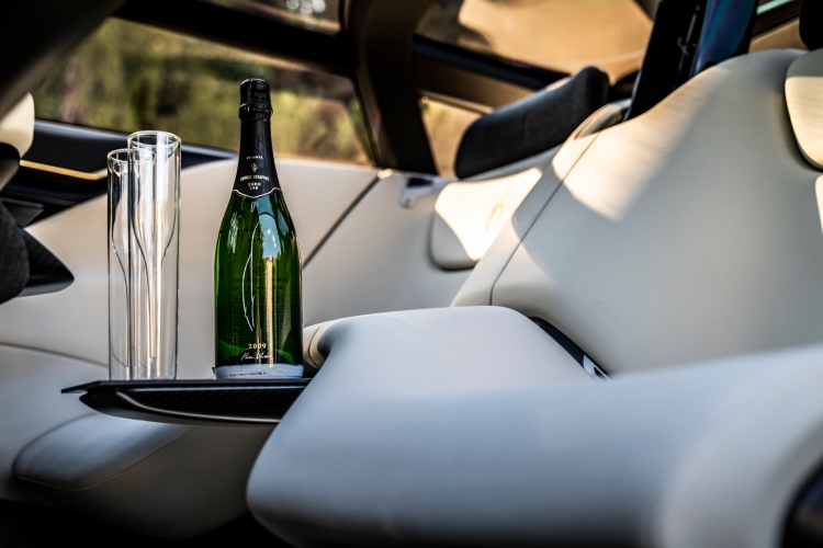 automobil-pura-vision-20