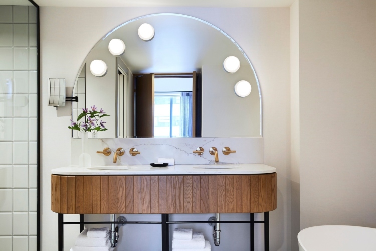 neispricana-prica-toronta-u-hotelu-saint-george-3