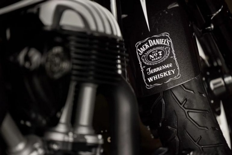 indian-motorcycle-jack-daniels-motocikl-4