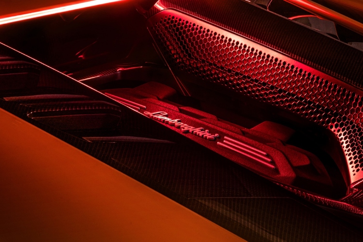 lamborghini-revuleto-4