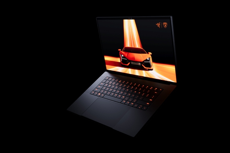 lamborghini-i-razer-udruzili-snage-na-novom-izuzetno-brzom-gejming-laptopu-5