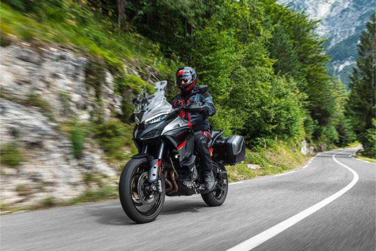 ducati-predstavio-najnoviji-multistrada-v4-s-avanturisticki-motocikl-sa-170-ks-43