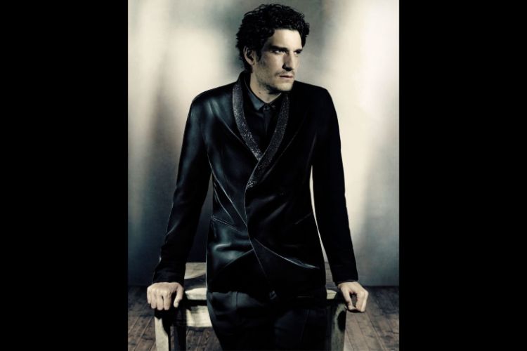 giorgio-armani-fall-winter-2023-campaign-louis-garrel-002