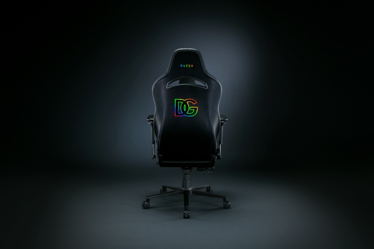 neocekivana-kombinacija-razer-i-dolce-gabbana-predstavljaju-kolekciju-za-gejmere-14