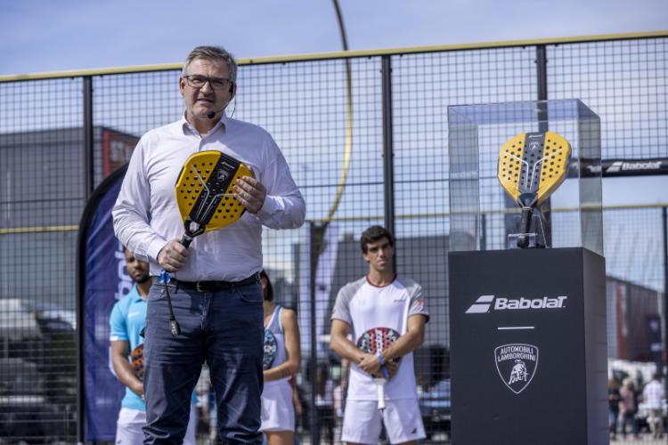 ovladajte-padel-terenom-uz-ovo-limitirano-izdanje-lamborghini-x-babolat-reketa-9