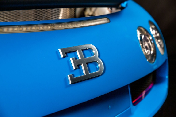 bugatti-veyron-inspirisan-transformersima-odlazi-na-aukciju-18