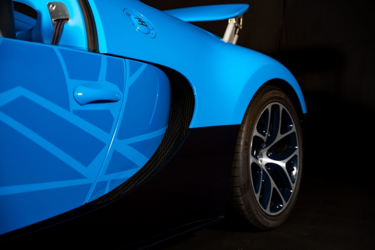 bugatti-veyron-inspirisan-transformersima-odlazi-na-aukciju-19