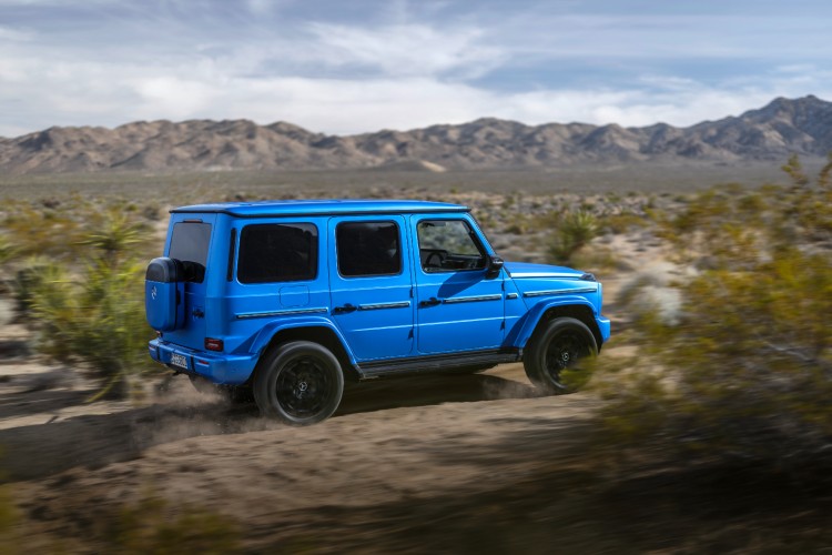 mercedes-benz-g-580-7