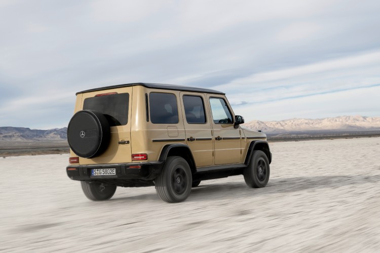 mercedes-benz-g-580-17