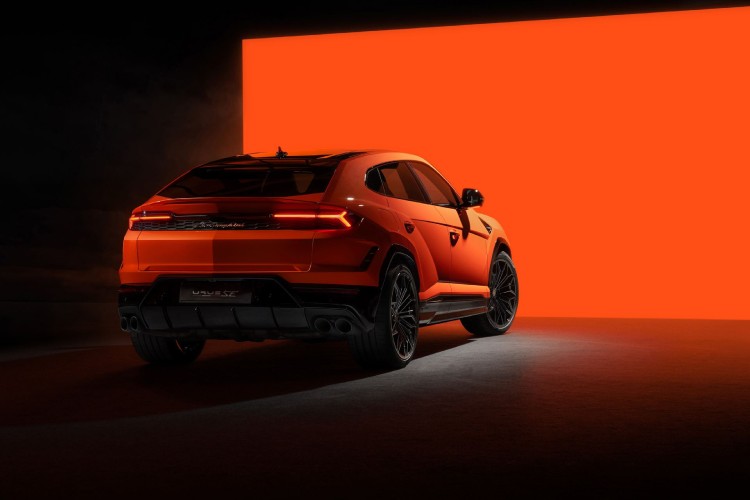 lamborghini-urus-se-8