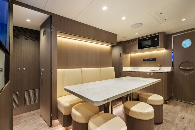 horizon-yachts-fd108-43
