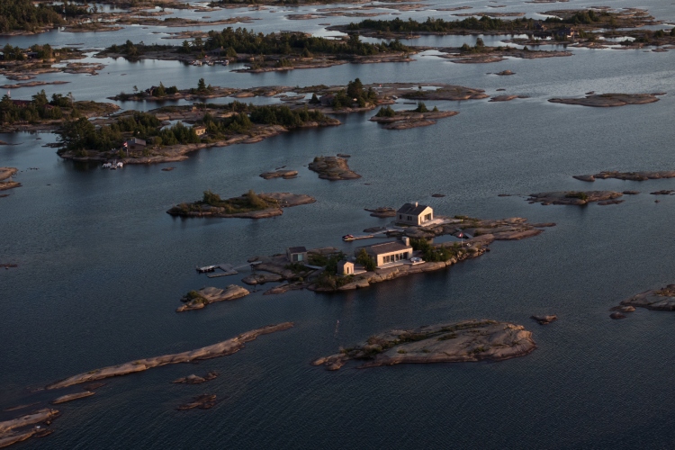 whistling-wind-island-oaza-mira-usred-divlje-kanadske-prirode-18