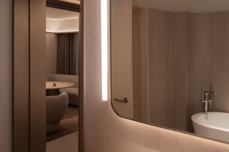 crystal-orange-hotel-blistavi-dragulj-sangaja-5