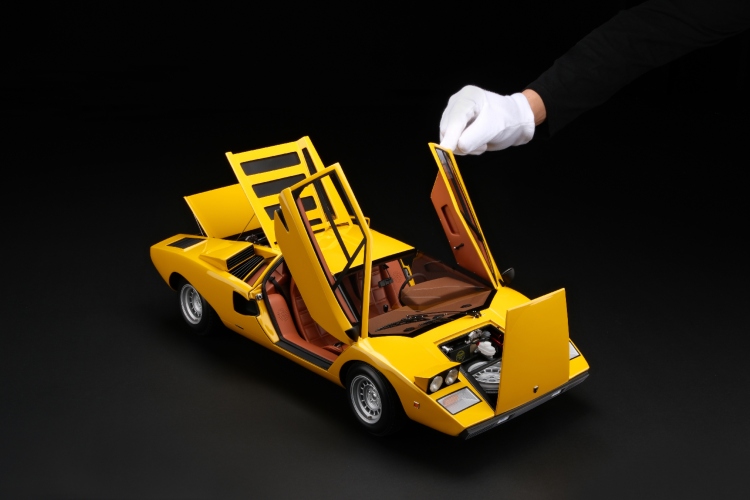 replike-lamborghini-countach-lp400-i-revuelto-skuplje-od-novog-toyota-corolla-modela-22