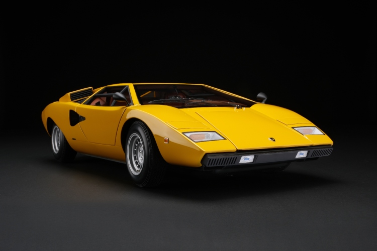 replike-lamborghini-countach-lp400-i-revuelto-skuplje-od-novog-toyota-corolla-modela-24