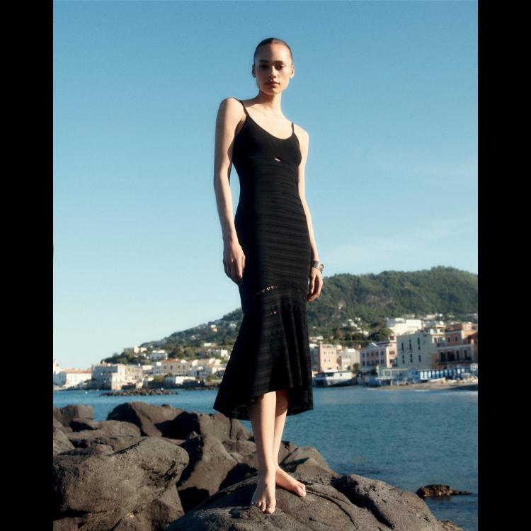 victoria-beckham-high-summer-2024-savrsena-esencija-leta-3
