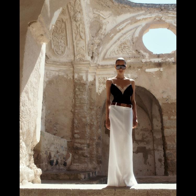 victoria-beckham-high-summer-2024-savrsena-esencija-leta-5