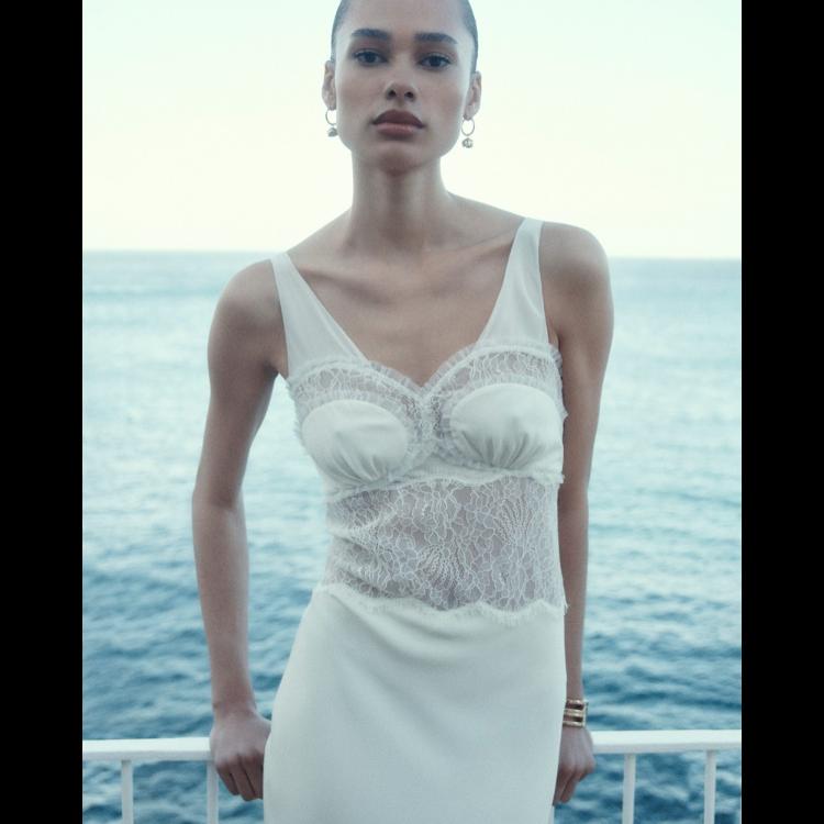 victoria-beckham-high-summer-2024-savrsena-esencija-leta-8