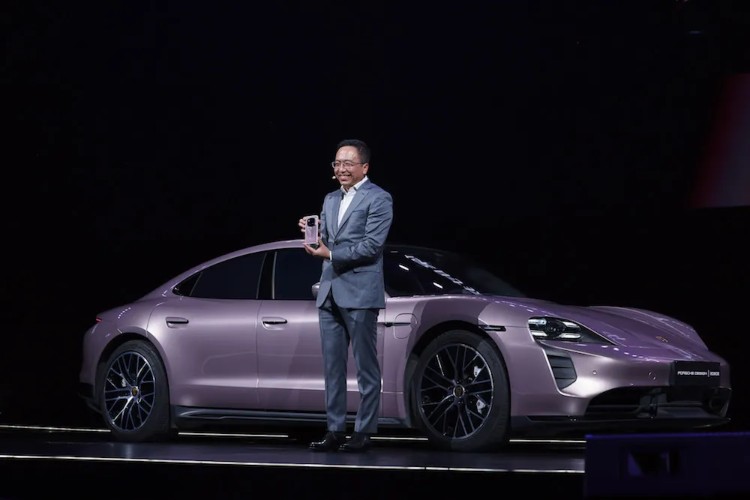 porsche-design-honor-magic6-rsr-2