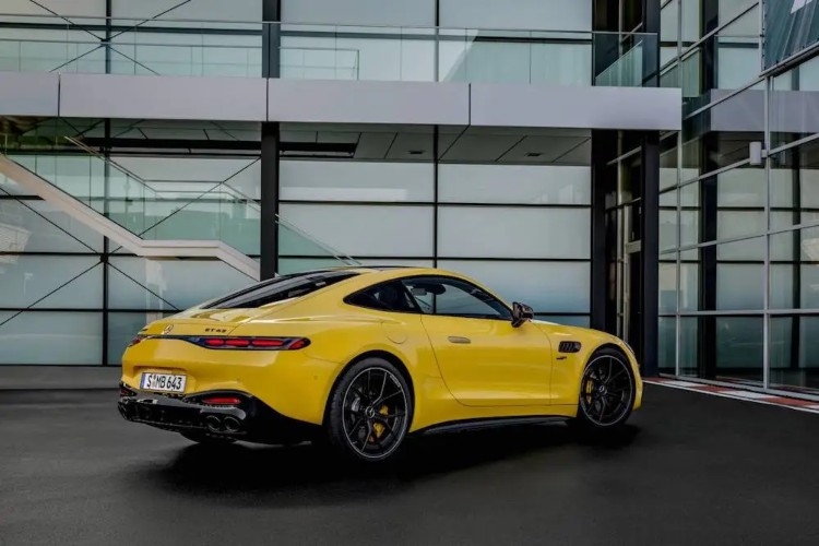 mercedes-amg-gt-43-8