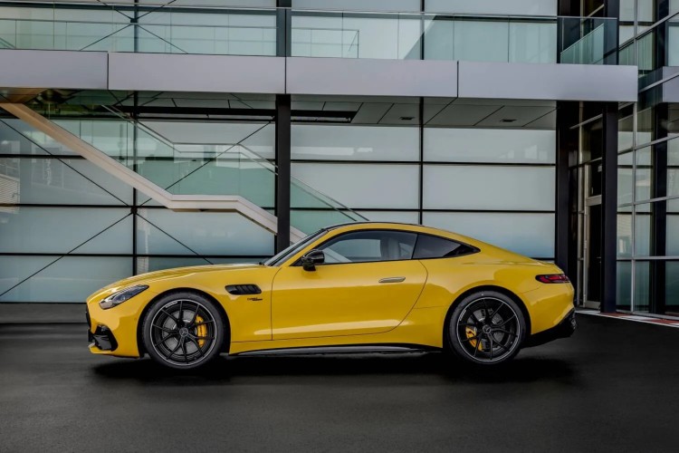 mercedes-amg-gt-43-10